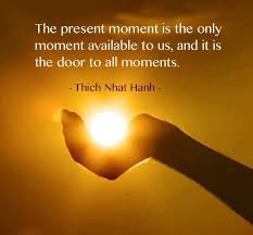 How to Live in the Moment: 35+ Tools to Be More Present